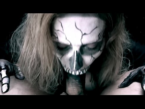 ❤️ Demon qız qara ağzı ilə xoruz əmmək və cum udmaq. Fəsişlər az.xlxxporno.ru